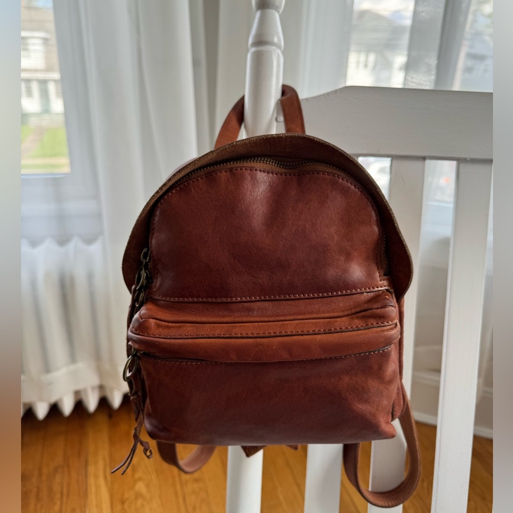 madewell mini lorimer backpack in english saddle